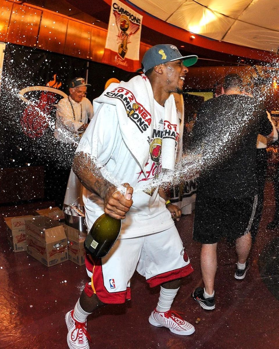 激烈争执 激烈争执