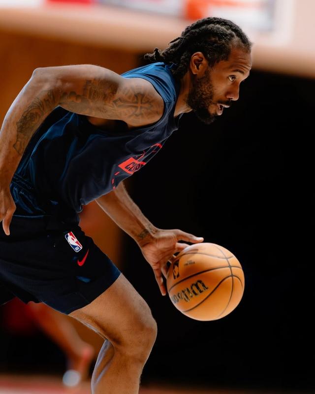 科林斯, 的训练照, 训练馆越来