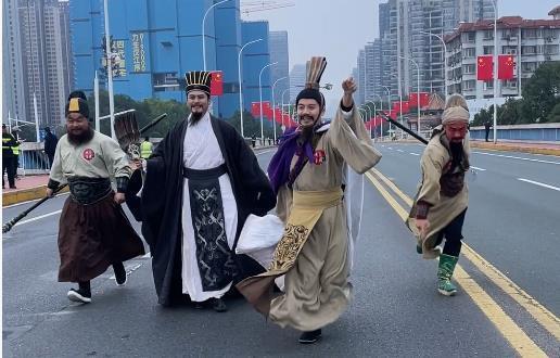 隆中F, 每周都要锻, 保驾护航 隆中F, 每周都要锻, 保驾护航